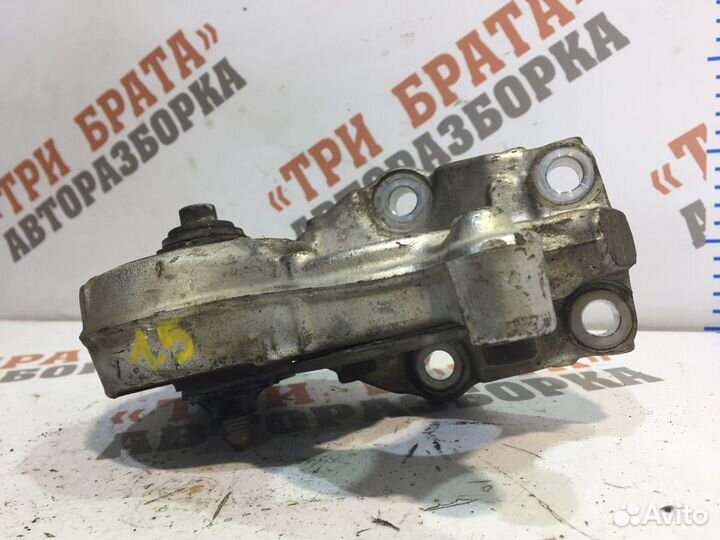 Ситроен С4 Пикассо Кронштейн полуоси правый Прав