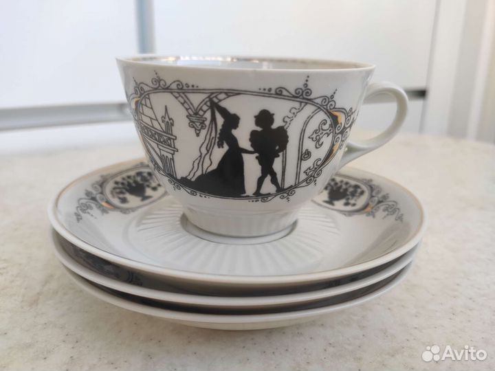 Молочник, чашка, блюдца, сахарница