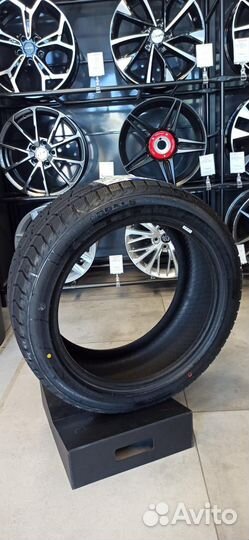 Opals SilverSnow F9 215/65 R16