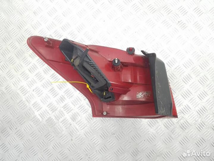 Фонарь задний правый Peugeot 407