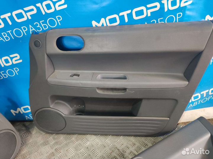 Обшивка двери Mitsubishi colt 6