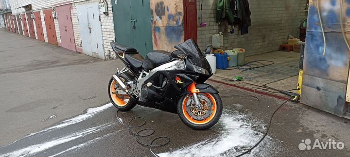Honda cbr 900rr