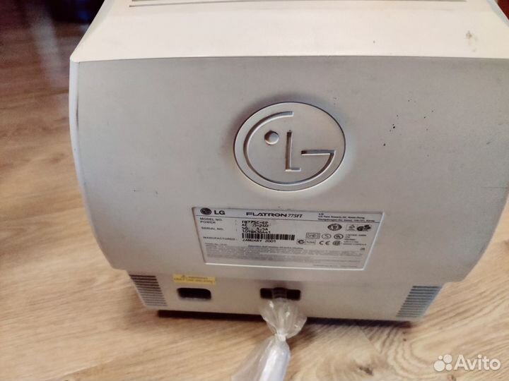 Монитор LG Flatron 775FT