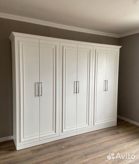 Шкаф распашной