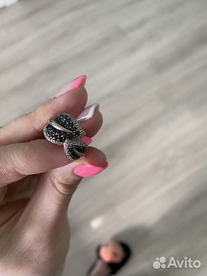 Кольцо из белого золота с бриллиантами