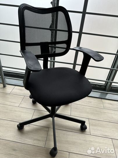 Компьютерное кресло