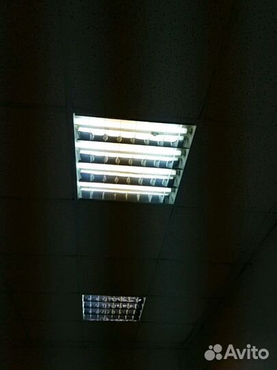 Люминесцентные светильники Армстронг с лампами