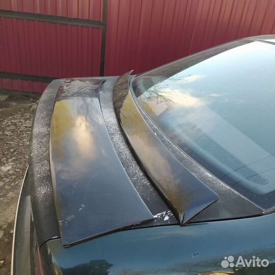 Bmw e39 спойлер узкий на заднее стекло