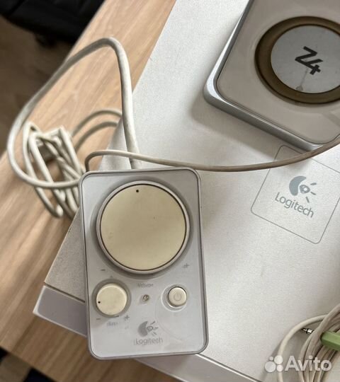 Сабвуфер, Колонка Logitech