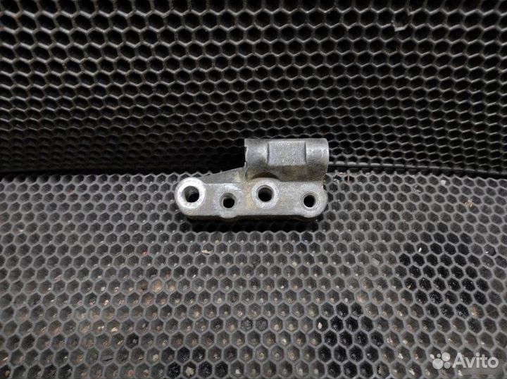 Кронштейн Opel Vectra B