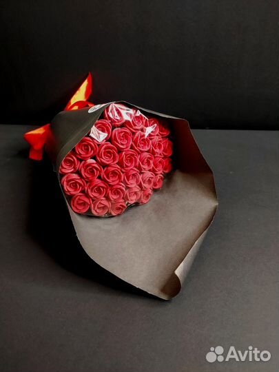 Красные Розы из Белого Шоколада - 29 шт в Букете