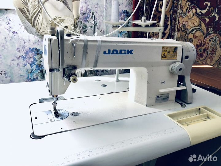 Прямострочная швейная машина Jack (380V)