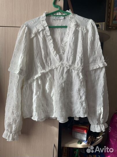 Короб с вещами женскими