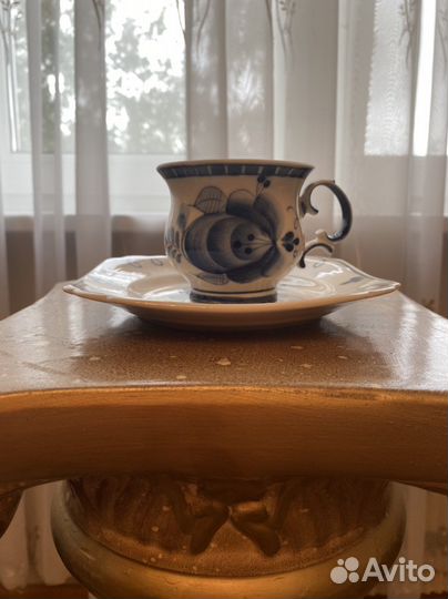 Чайные чашки с блюдцами гжель