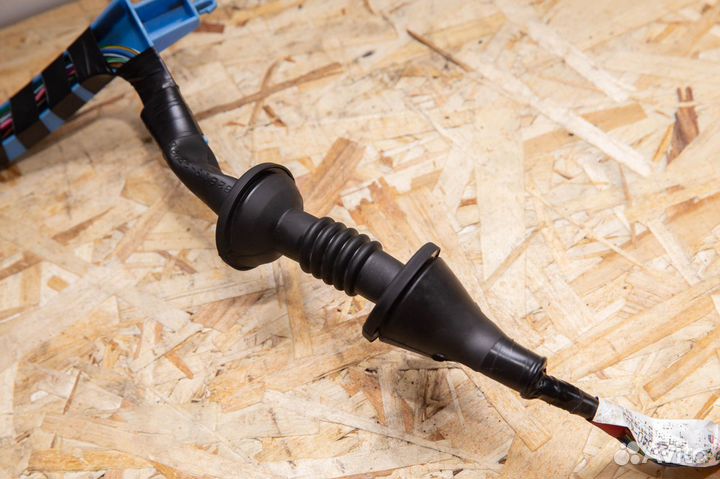 Коса передней левой двери Toyota Chaser GX90