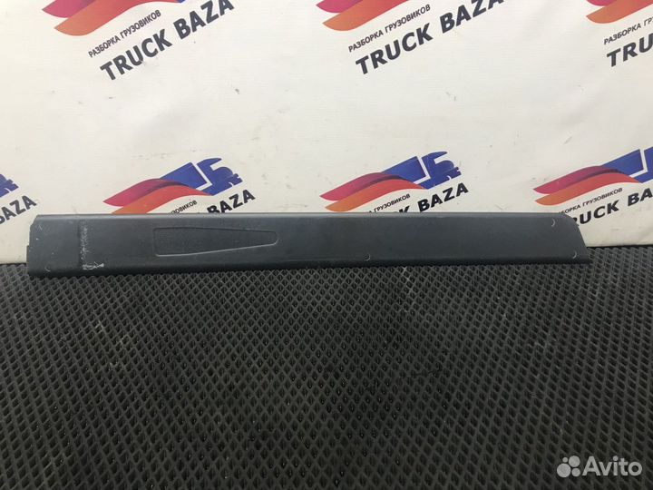 Накладка обшивки салона правая