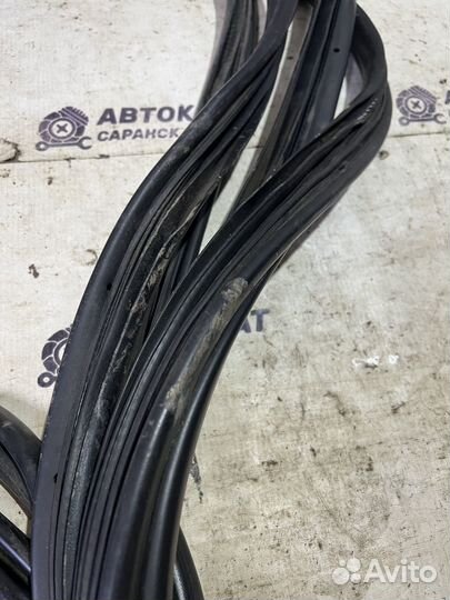 Уплотнители дверей комплект Nissan Primera P11