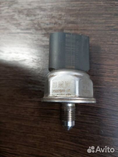 Датчик давления топлива Bmw 750Lix F02 N63 4.4I