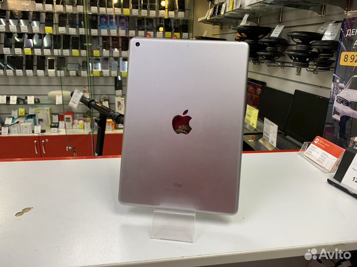 Apple iPad 6 поколения 32 Gb