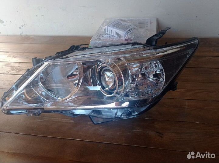 Фара передняя левая Toyota Camry 50