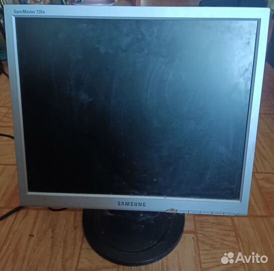 Монитор Samsung SyncMaster 720N