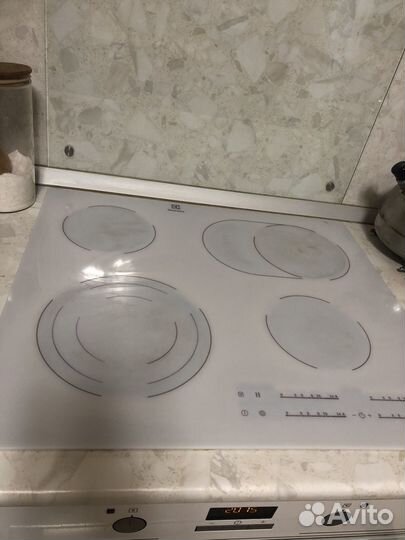 Электрическая варочная панель Electrolux