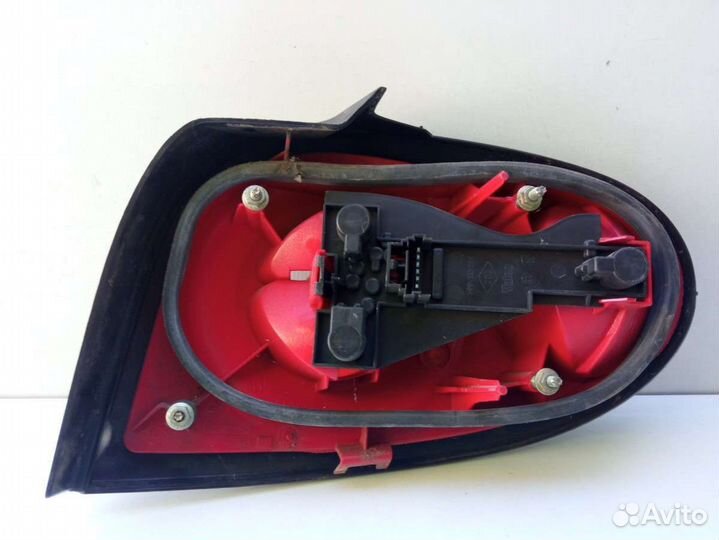 Фонарь задний левый Renault Megane 1
