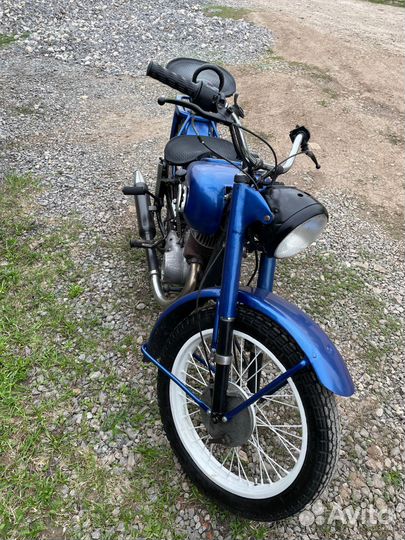 Раритетный мотоцикл иж 49