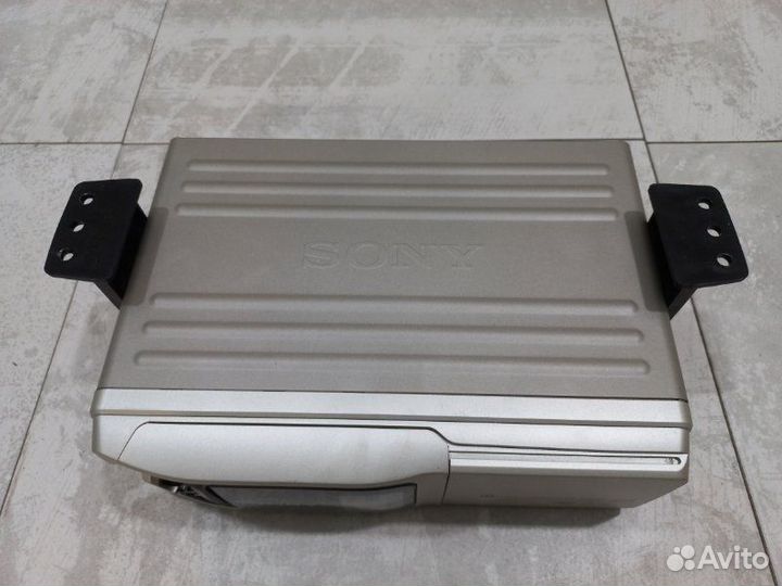 CD chenger Sony Bmw 535 E34 M30B35 1989