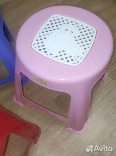 Детская табуретка новая пластиковая