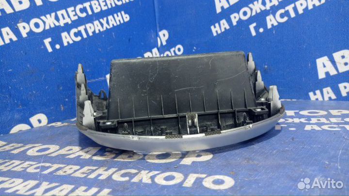 Накладка центральной консоли Hyundai Solaris 1