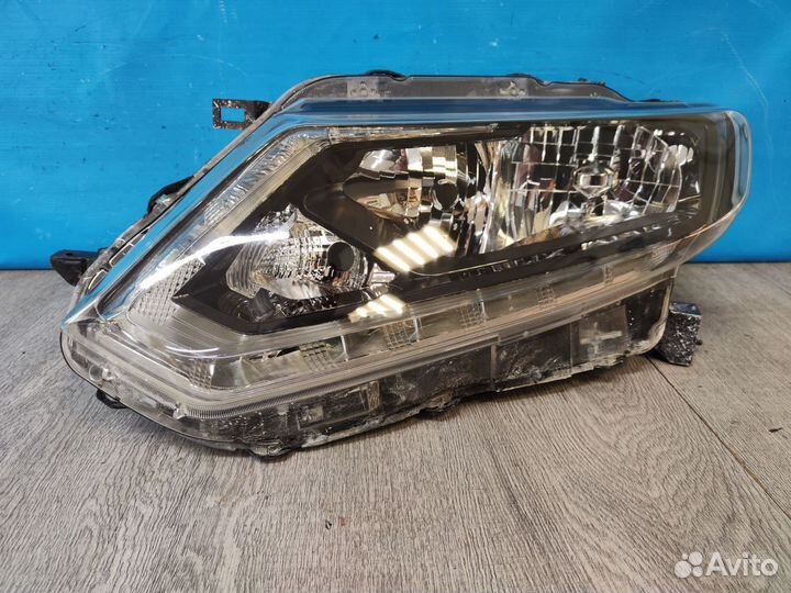 Фара левая Nissan X-Trail 2014-2017