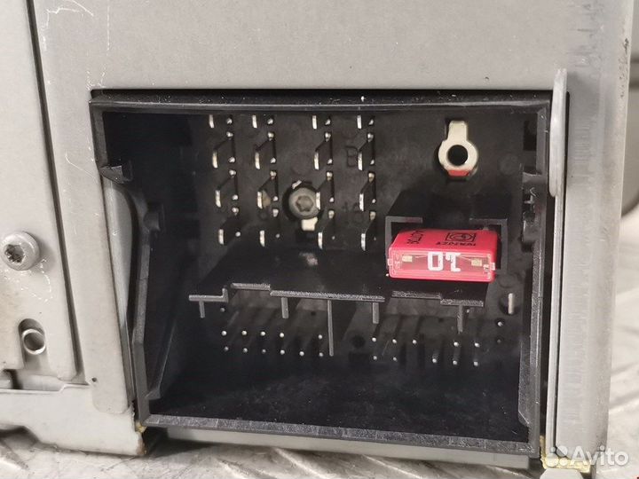 Магнитола для Volkswagen Passat 6 1K0035186AA