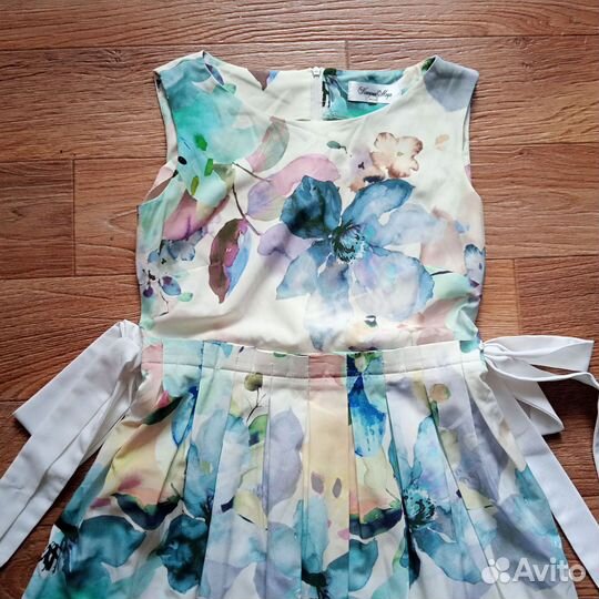 Платье нарядное для девочки 146-152