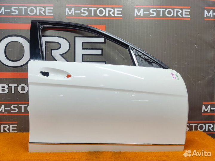 Дверь передняя правая Mercedes-Benz C-Class W204