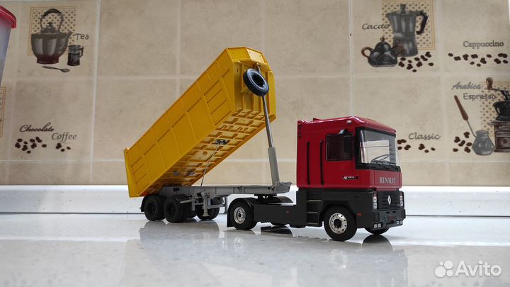 Полуприцеп маз 9506-30 на радиоуправлении 1/43