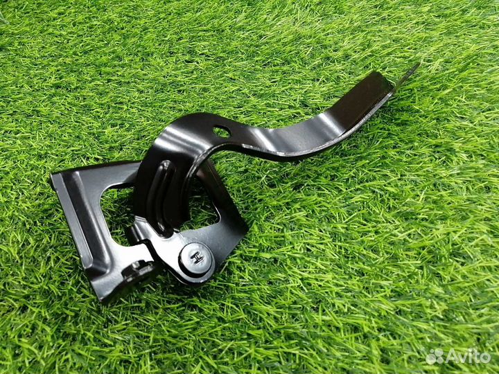 Петля капота правая Toyota Prius ZVW30 2013