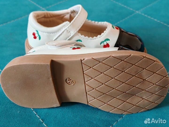 Сандалии для девочки 26 размер