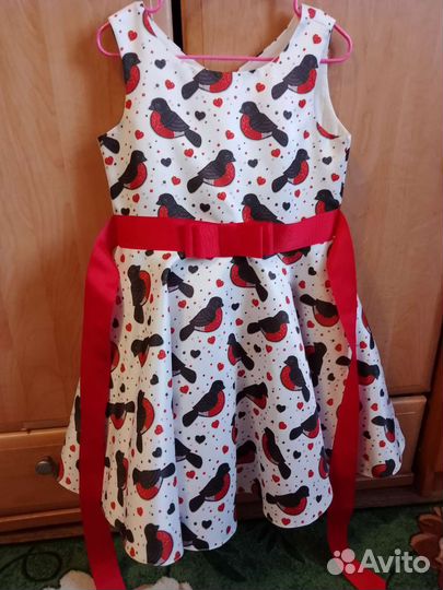 Платье праздничное