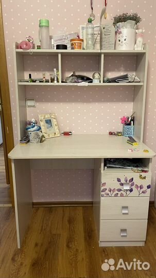 Школьный стол