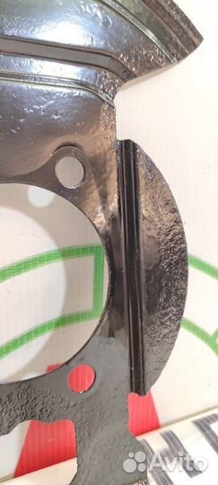 Пыльник тормозного диска передний правый Nissan