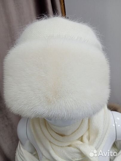 Шапка женская вязаная с мехом норки