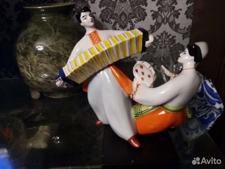 Статуэтки танцоры