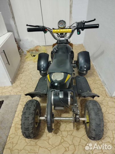 Детский квадроцикл на аккумуляторе б/у