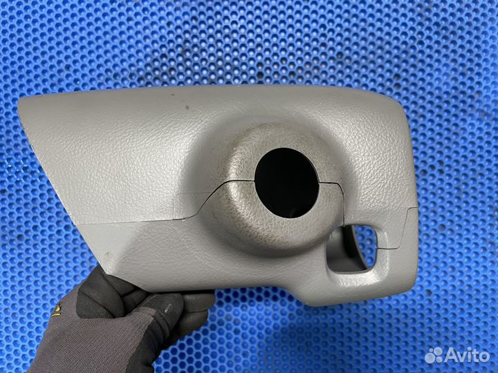 Кожух рулевой колонки Toyota Sienna 2