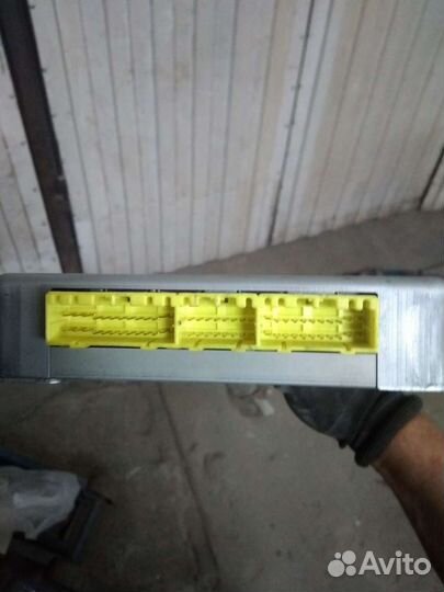 Блок управления двигателем Субару