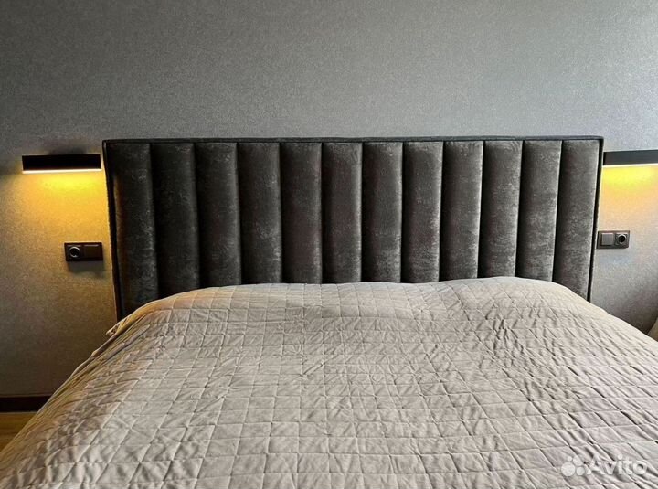 Белая кровать