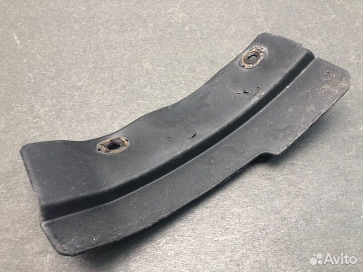 Брызговик передний левый Hyundai Sonata EF G4JP