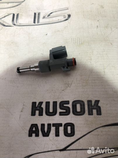 Форсунка топливная Lexus Rx4