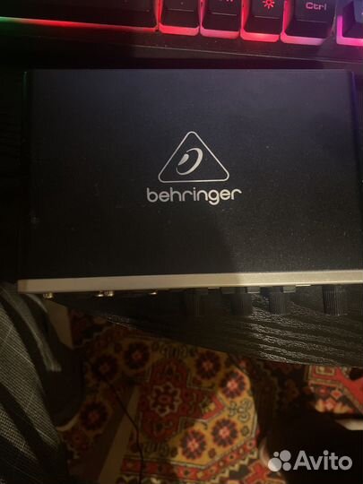 Внешняя звуковая карта Behringer U-Phoria UMC202HD